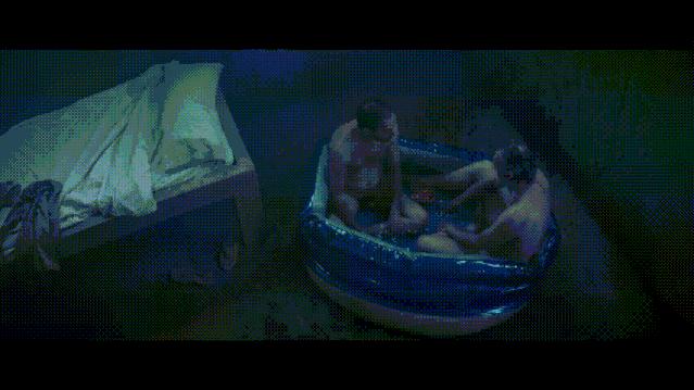 生猛到令人咋舌的R级新片,口碑热度上来了