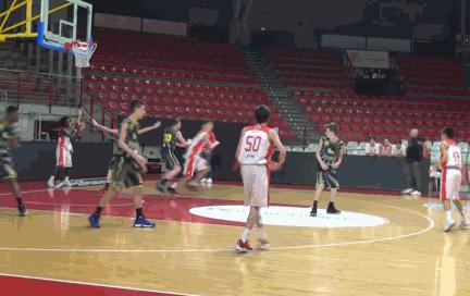 16岁中国后卫,16岁中国小将在意大利打球