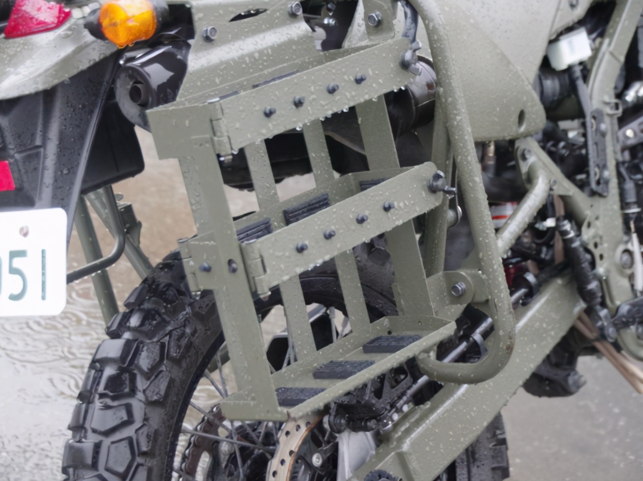 日本摩托车侦察队视频,日本自卫队摩托都是柴油吗