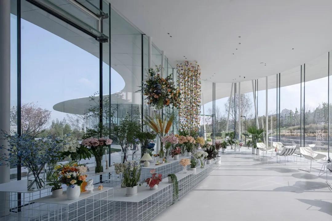 消隐在自然山水之中的四季花房——青岛万科·四季草堂