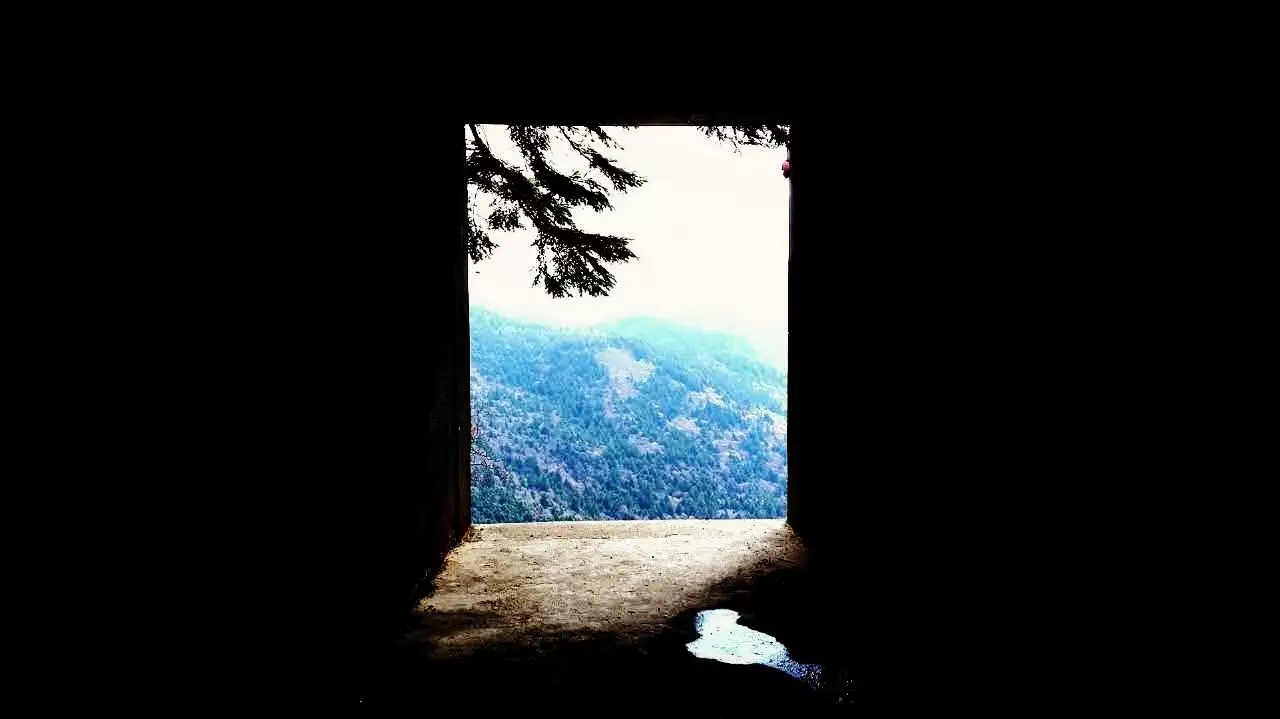 莲花山上莲花寺,莲花山普宁山顶