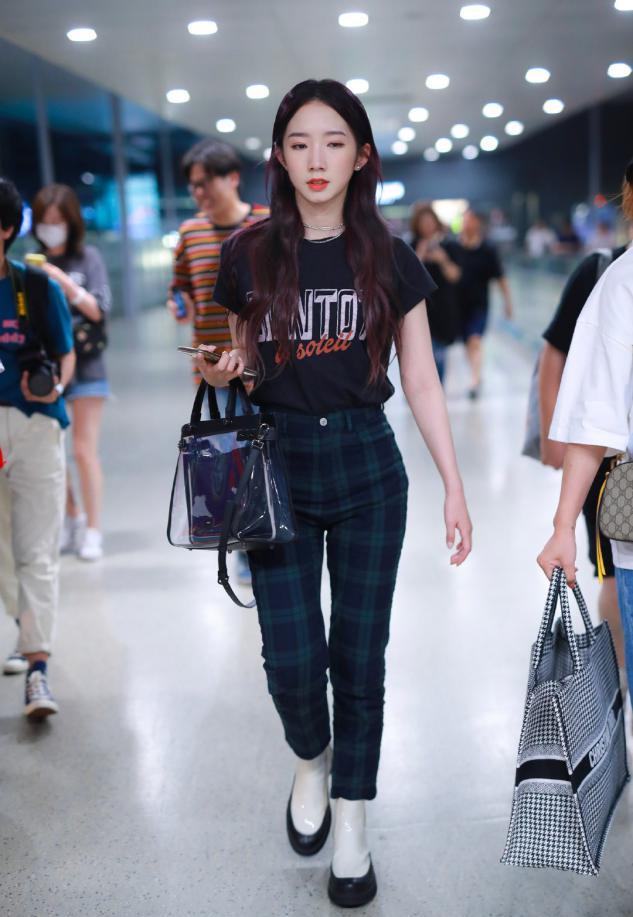 太好看了国潮绣花t恤,有哪些t恤衫的设计好看又简单