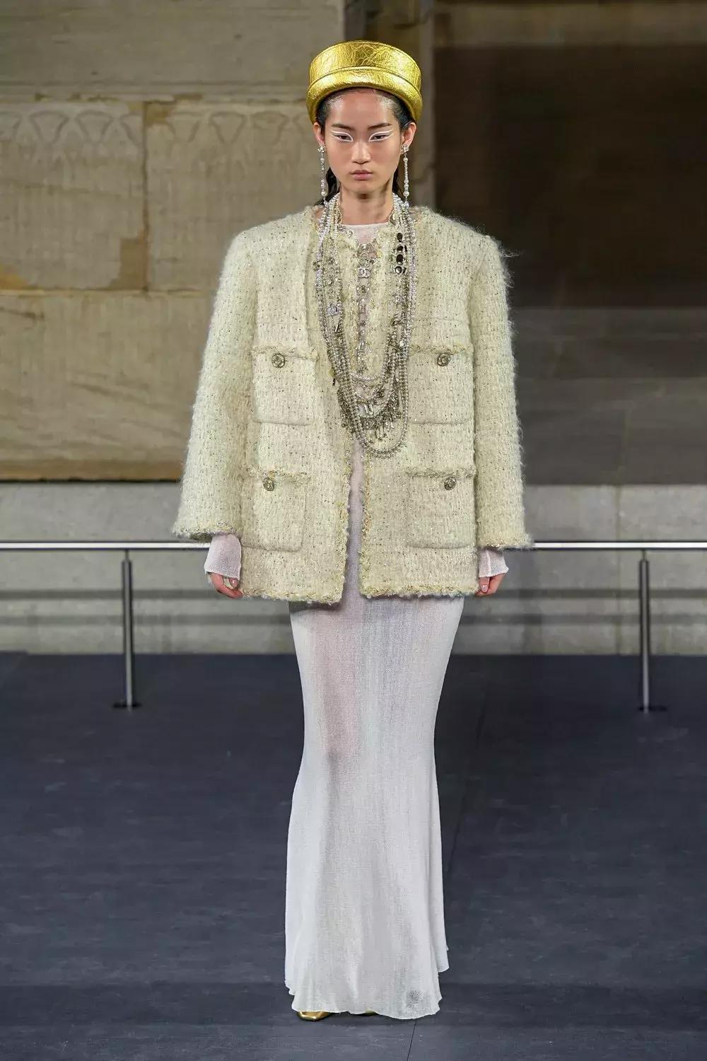 chanel这衣服贵吗,有钱有品位的女生穿什么衣服