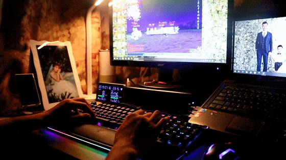 雷蛇猎魂光蛛粉晶键盘测评,雷蛇键盘猎魂光蛛v2线性轴评测