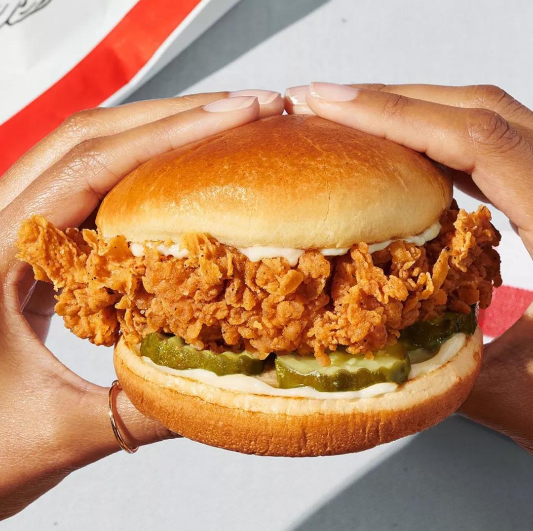 KFC的社交账号太邪典了