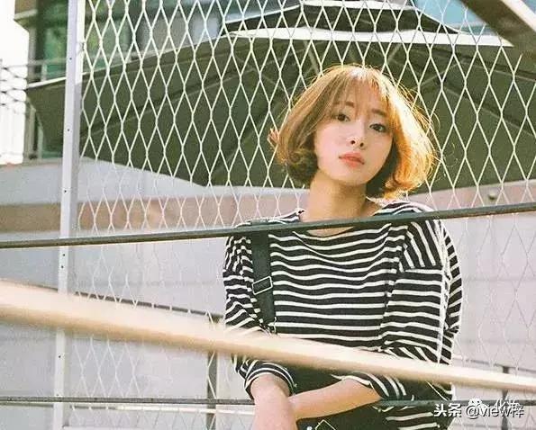 发型太塌发际线高怎么办,发型发际线高