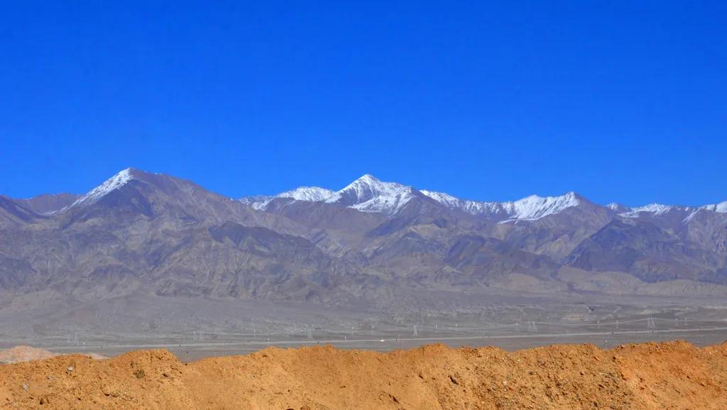 夜读散文美文,夜读散文流淌在岁月中的甜蜜