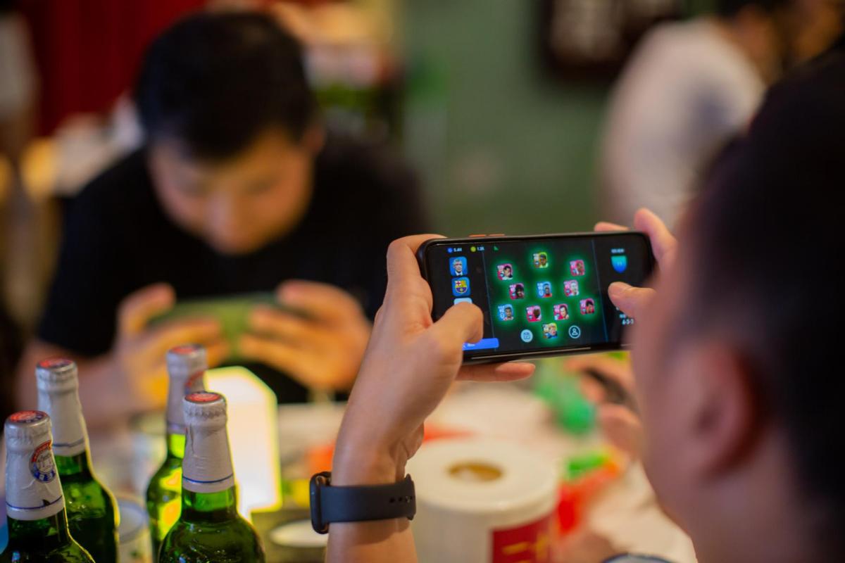 实况足球手游狂欢抽奖,实况足球手游齐聚绿茵活动