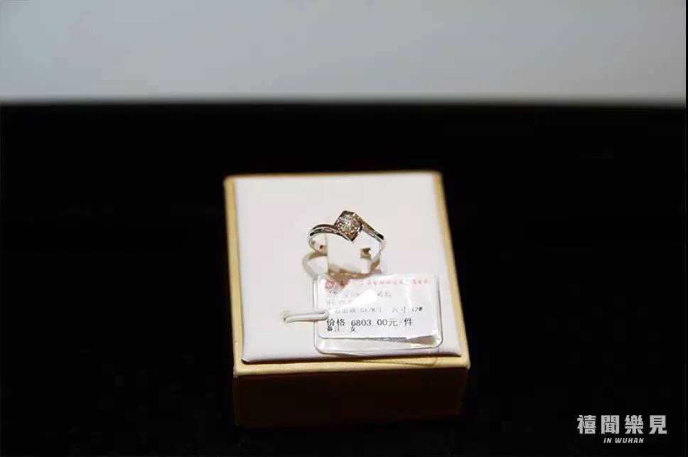 我膨胀了，在武商世贸广场的黄金珠宝手表区逛痴了迷