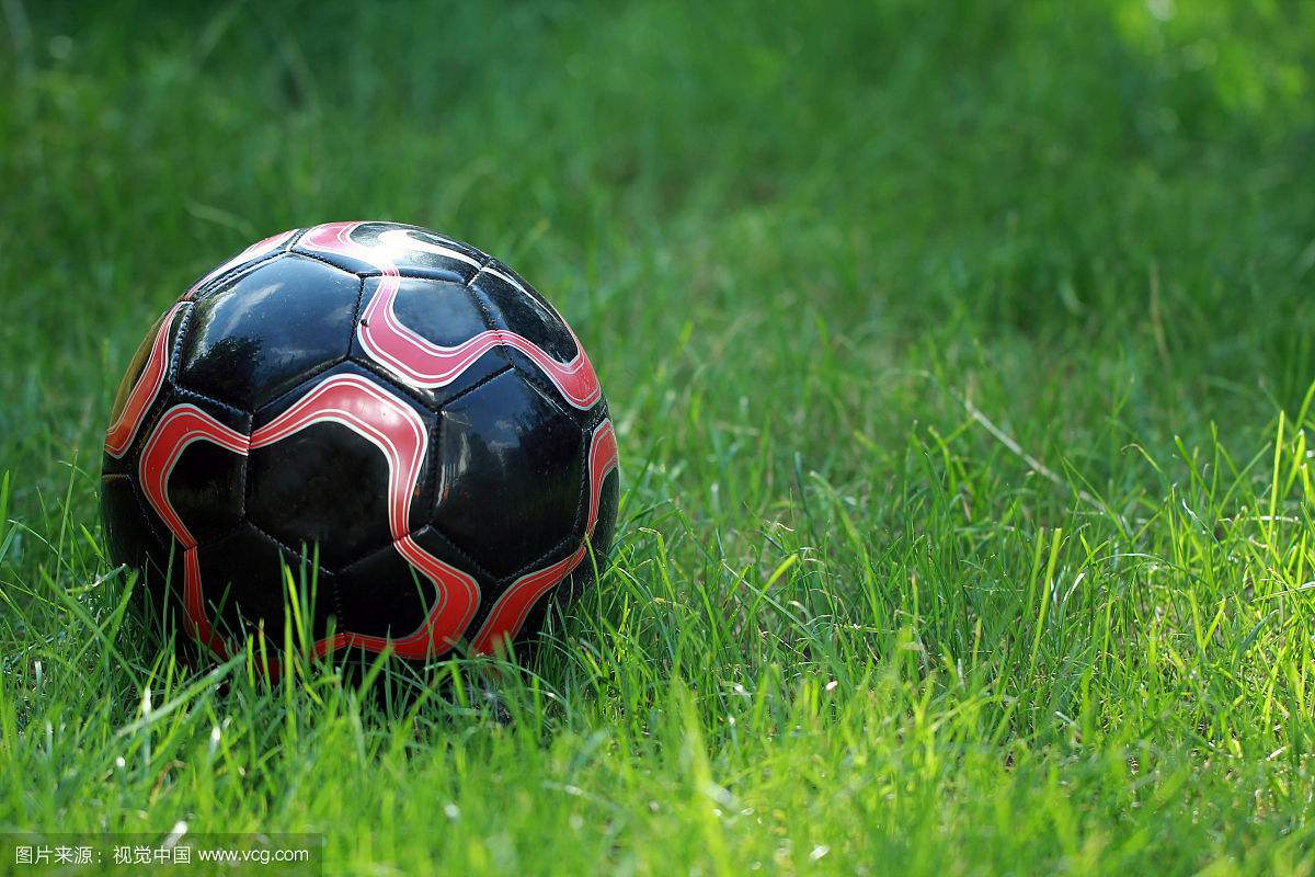 足球规则中的故意手球和无意手球,足球禁区危险动作算不算点球