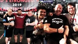 70岁老头把30岁按在地上摩擦，这就是肌肉的魅力​