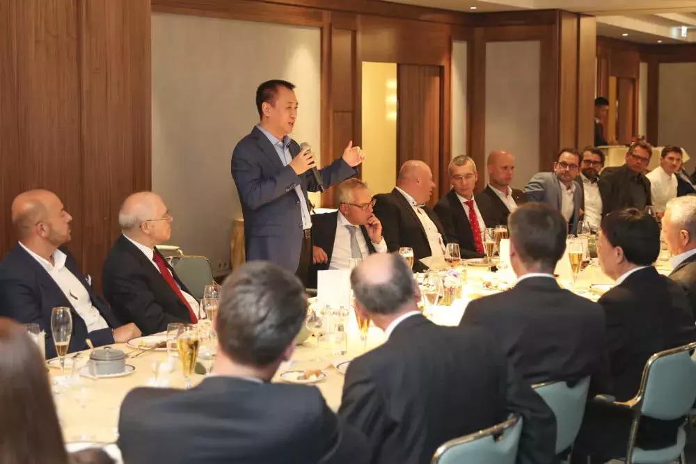 许家印组“德国饭局”、吉利要“上天”|每周撩车