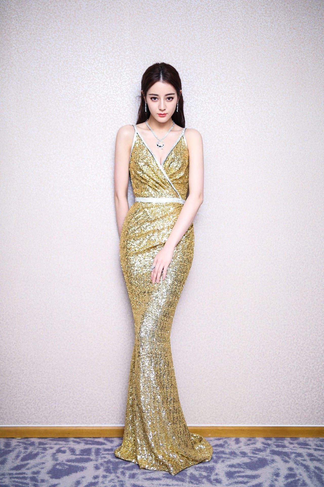 裙子穿松垮好看,裙子穿了不好看