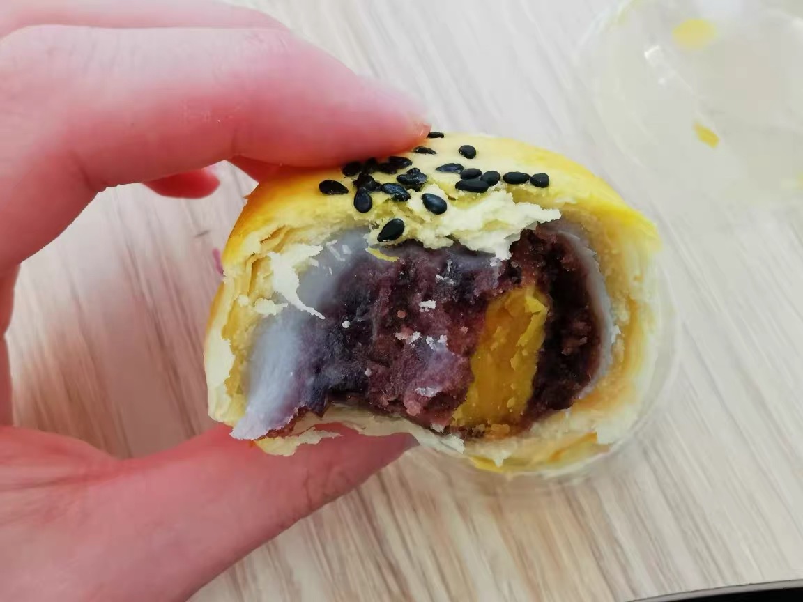 蛋黄酥真的这么好吃吗,好吃不贵的蛋黄酥来了快来选购吧
