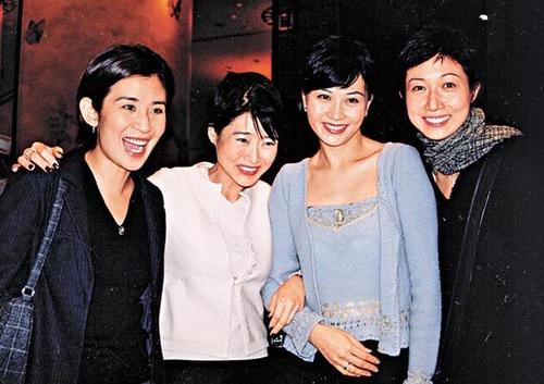 插足成龙家庭，被母亲骂“*鸡做**都没人要”，女儿离家改姓娶同性