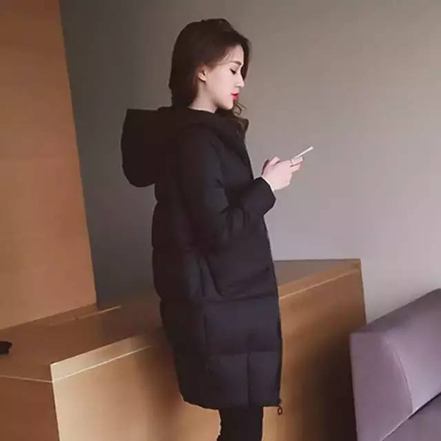 黑色短款面包服怎么搭配哈伦裤,条绒女款加绒哈伦裤配面包服