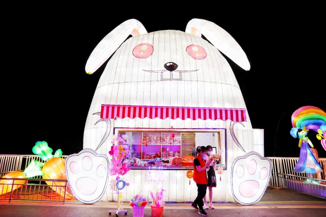 投资近2亿元！全世界规模最大的自贡灯会，一晚上逛到腿废