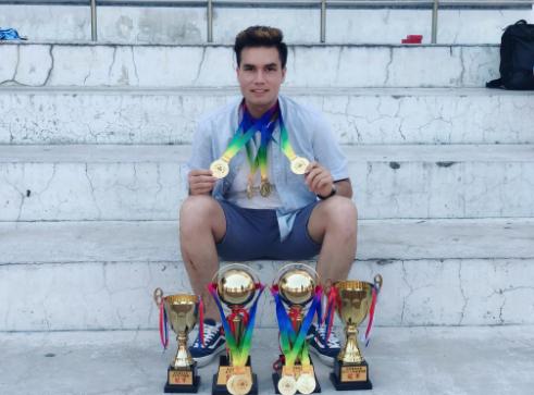 新疆小伙子获得冠军400米,新疆小伙得冠军