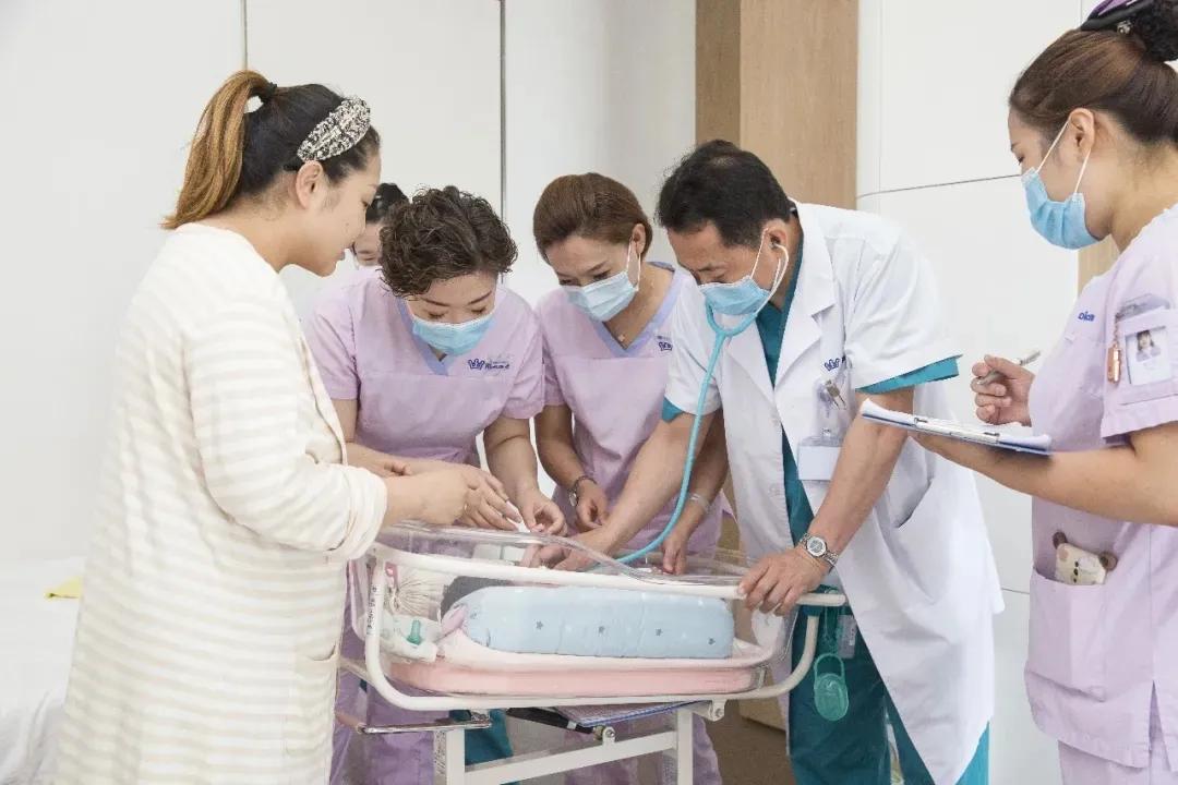 陪宝妈在月子中心坐月子,陪着宝妈一起锻炼