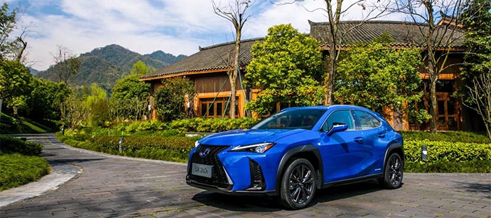 2.0L混动四驱,试驾雷克萨斯UX后,告诉你什么是雷式豪华生活方式