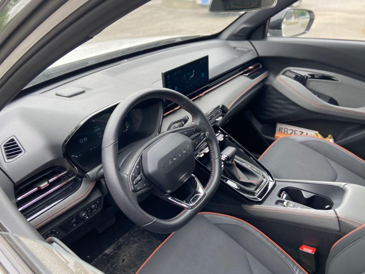 新宝骏自动挡suv8万左右的落地,10万哈弗吉利长安suv应该怎么选