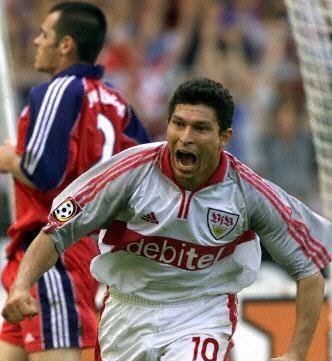 权威机构评选足坛历史十大中场,足坛十大领袖