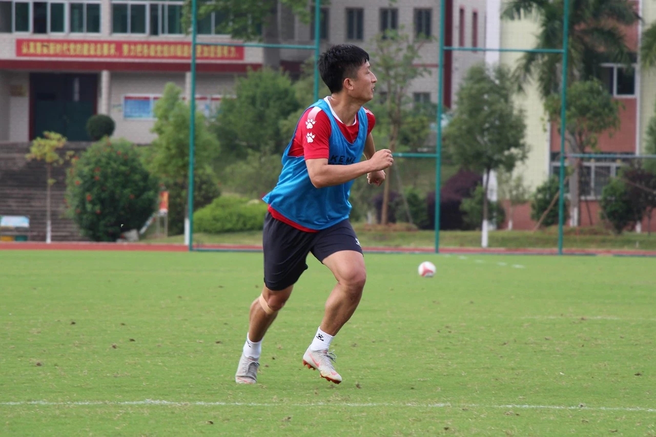 梅州中甲德比,中甲两广德比海报