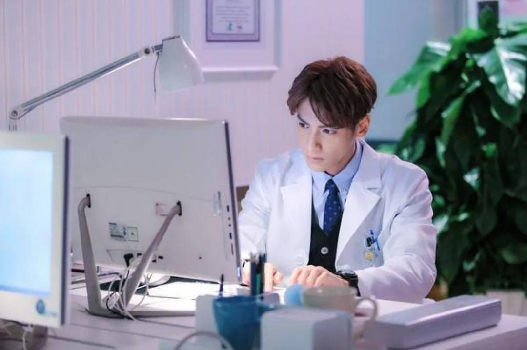 四本冷门但内容绝佳的都市小说,六部风格迥异的经典都市小说