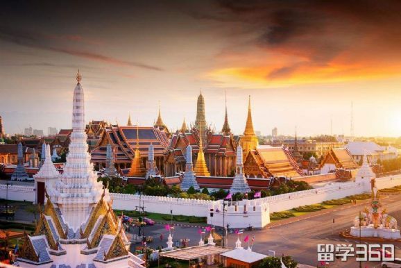 去泰国留学上什么高中,泰国学飞行员专业哪个学校好