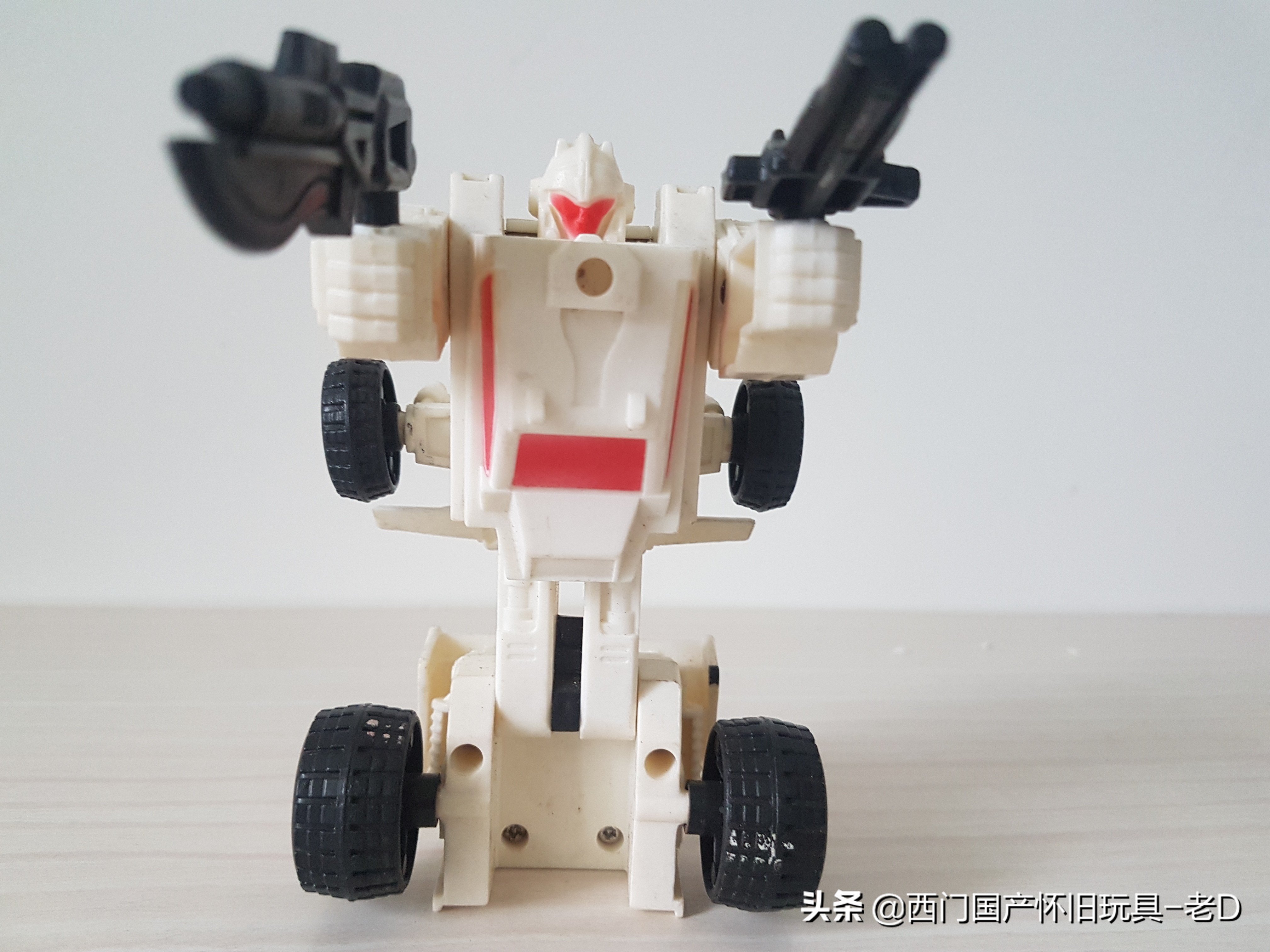 0119 变形金刚- 万宝路赛车(乔伊)老D