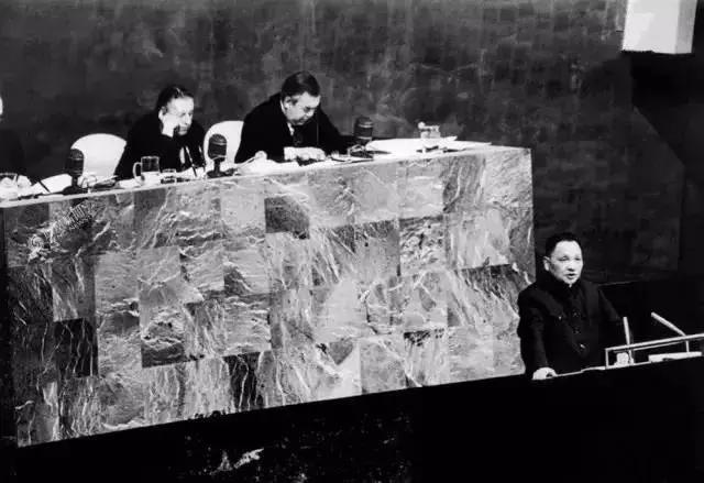 今天他115岁了，*小平邓**人生的40个瞬间