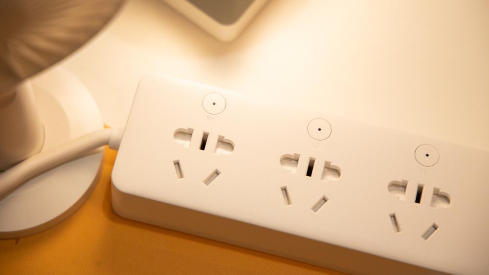 小米有品无线插排,小米排插和公牛排插哪个好