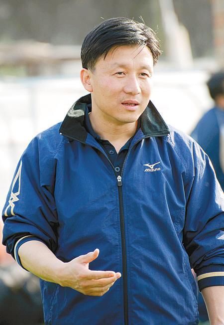 郑智英超夺冠视频,郑智中国足球赛前动态