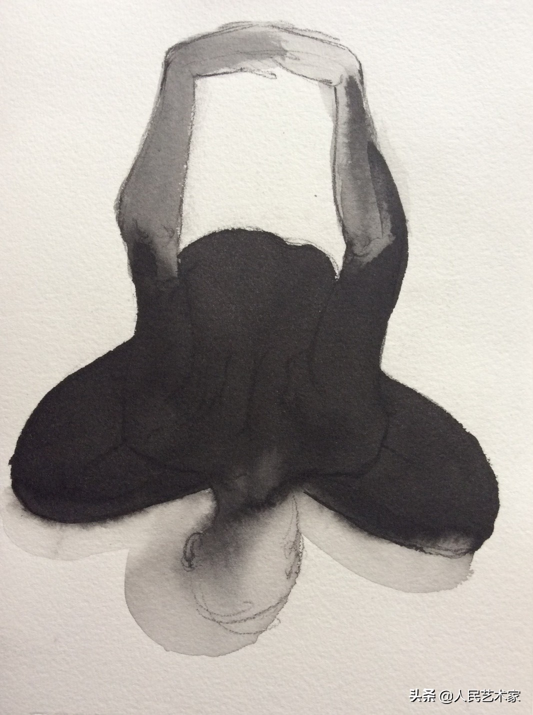 女性艺术展当中竟然出现了男人体？这件不可思议的事情，就发生在戚亚红身上