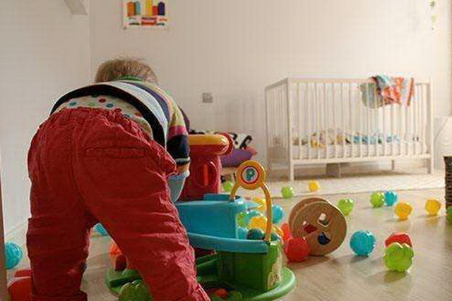 三岁宝宝有时会莫名其妙的哭泣,三岁宝宝性格急躁爱哭怎么办