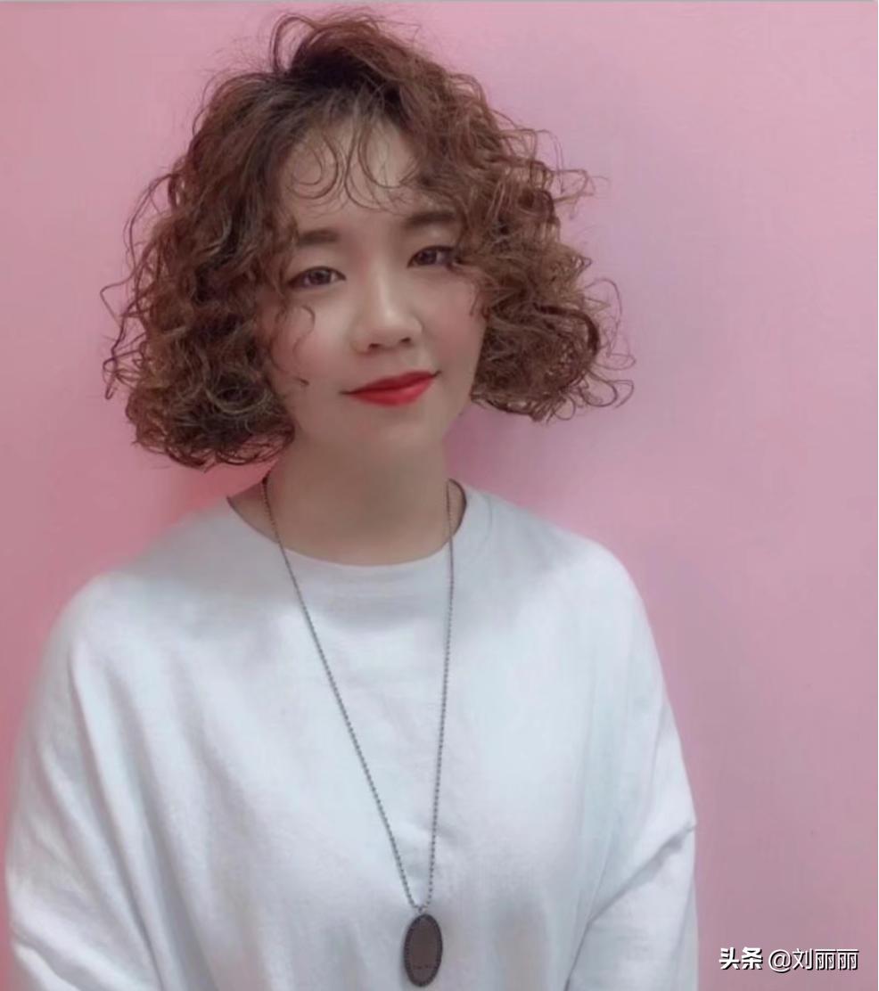 满头烫小卷真洋气适合各个年龄段,短发小卷满头烫40-50岁