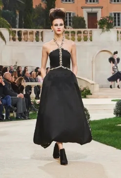 chanel香奈儿1995年时装秀,chanel香奈儿2015高级时装秀