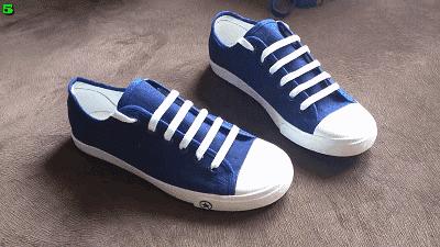 怎样让鞋子鞋带最好看,怎么样才能让鞋带系得更好看