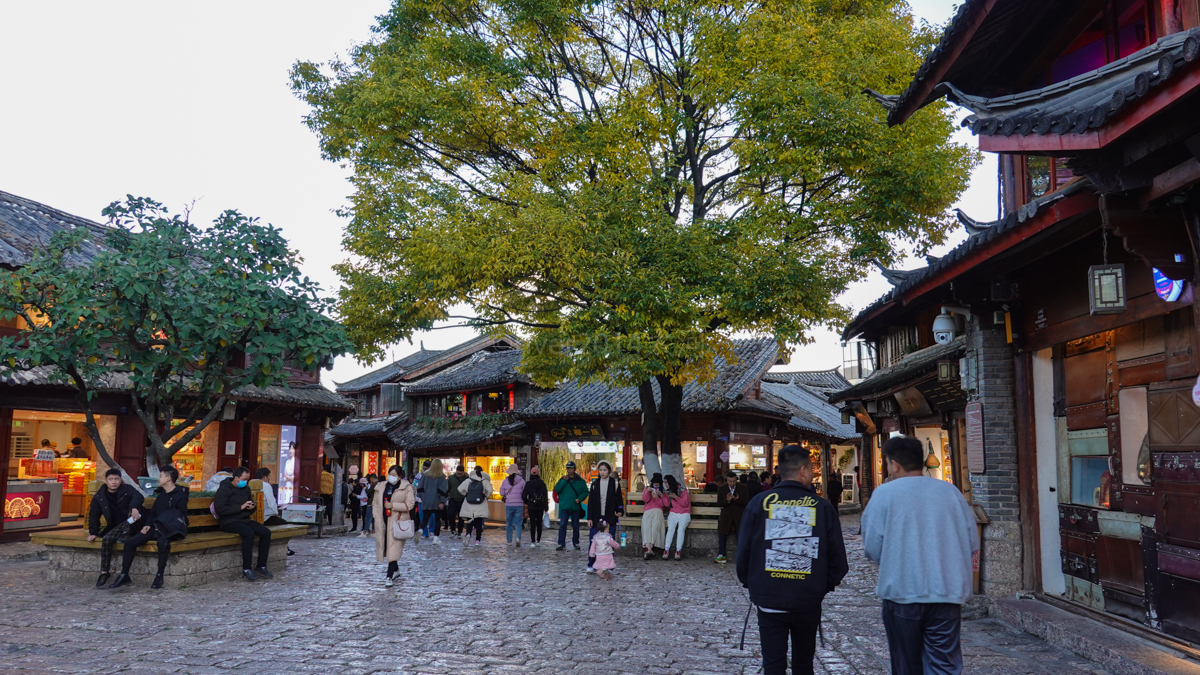 丽江古城现在游客多吗,丽江古城冬天游玩攻略
