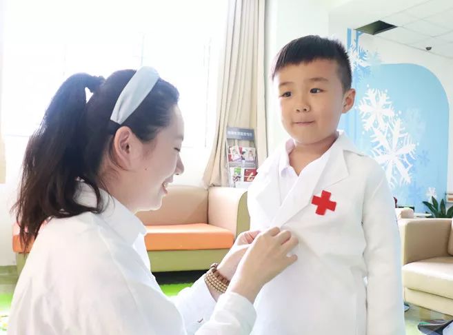 “妈妈，以后看牙我再也不哭啦！”