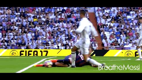 球王也假摔？盘点C罗假摔