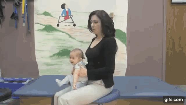 宝宝头总往一侧睡有点扁,新生儿斜颈按摩康复的几率有多大