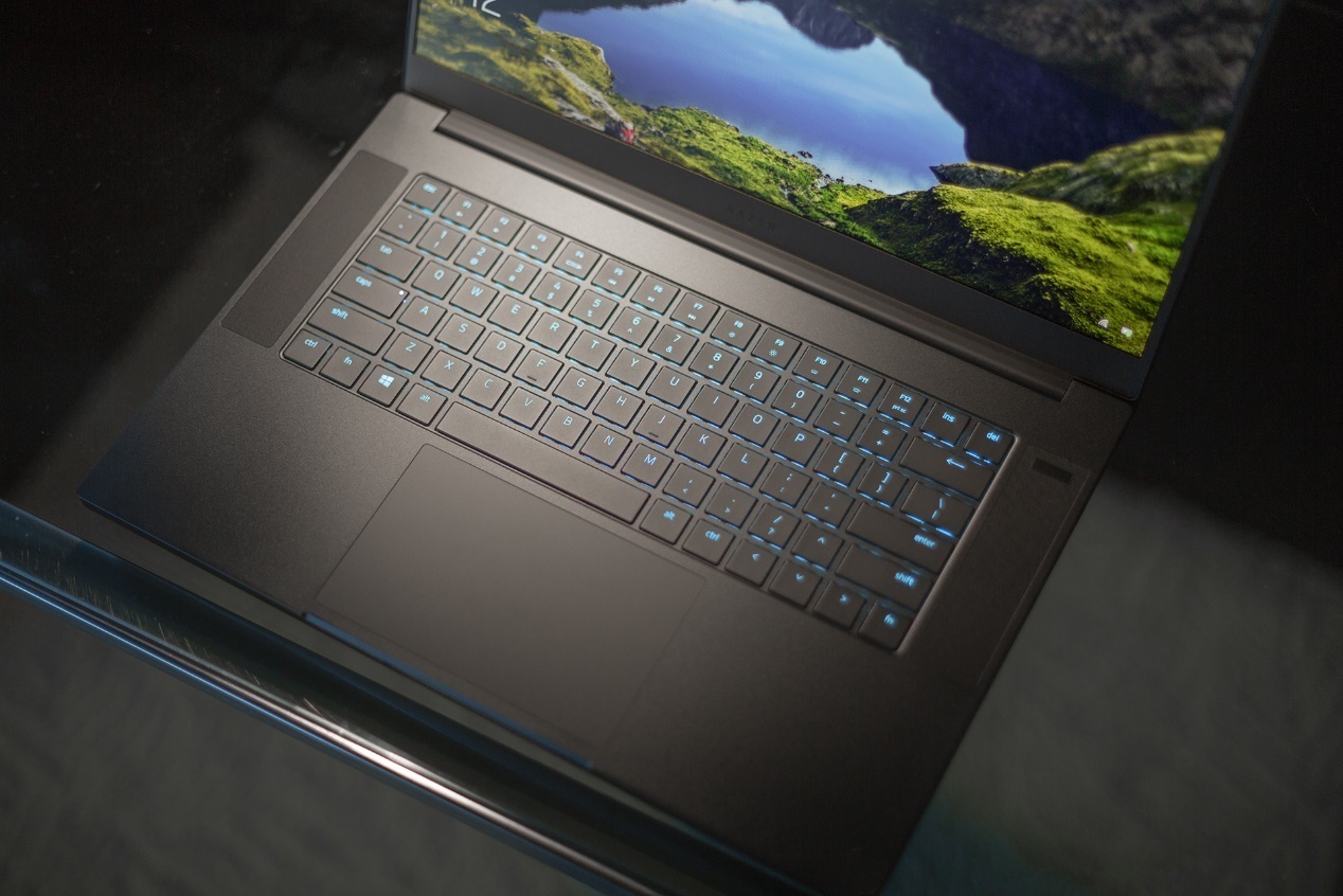 雷蛇灵刃17值不值得入手,雷蛇灵刃17可以当工作站