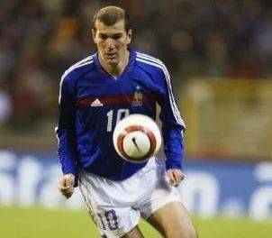 室内足球技战术,足球发展史完整版图片