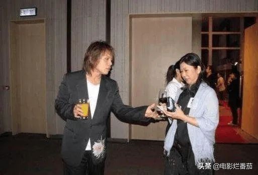 伍佰走向人生巅峰,伍佰封神之作震撼现场