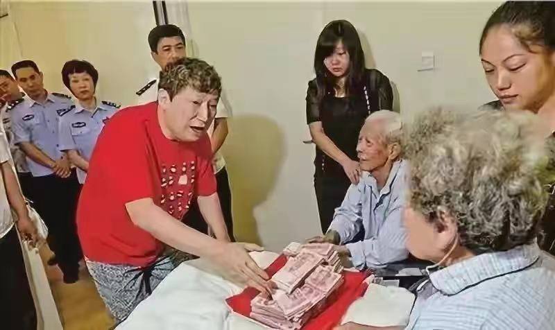 他是北京首富，也是头号软饭王，坐拥80亿身家，晚年遭亲人反目