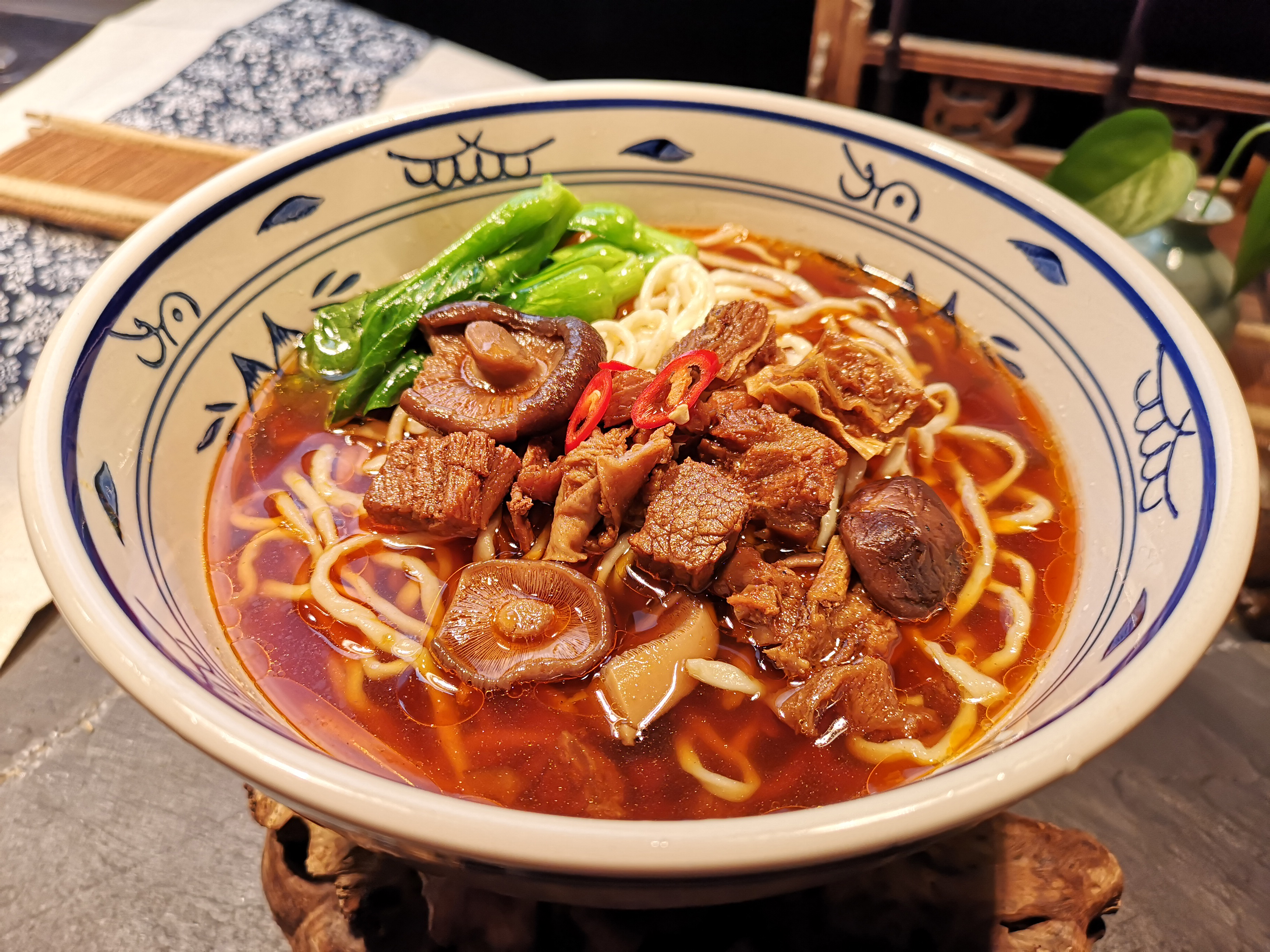 镇江锅盖面的面条是什么面,镇江锅盖面有多厉害