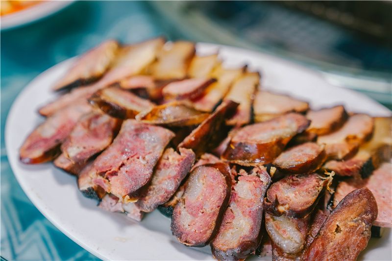 贵州旅游被带去银饰非遗传承馆,贵州千户苗寨银饰一条街