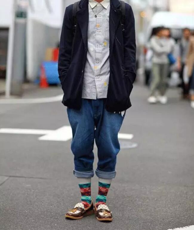 5个男生卷裤腿神技，你一定要学！别再和插秧队队长赵四一样了！