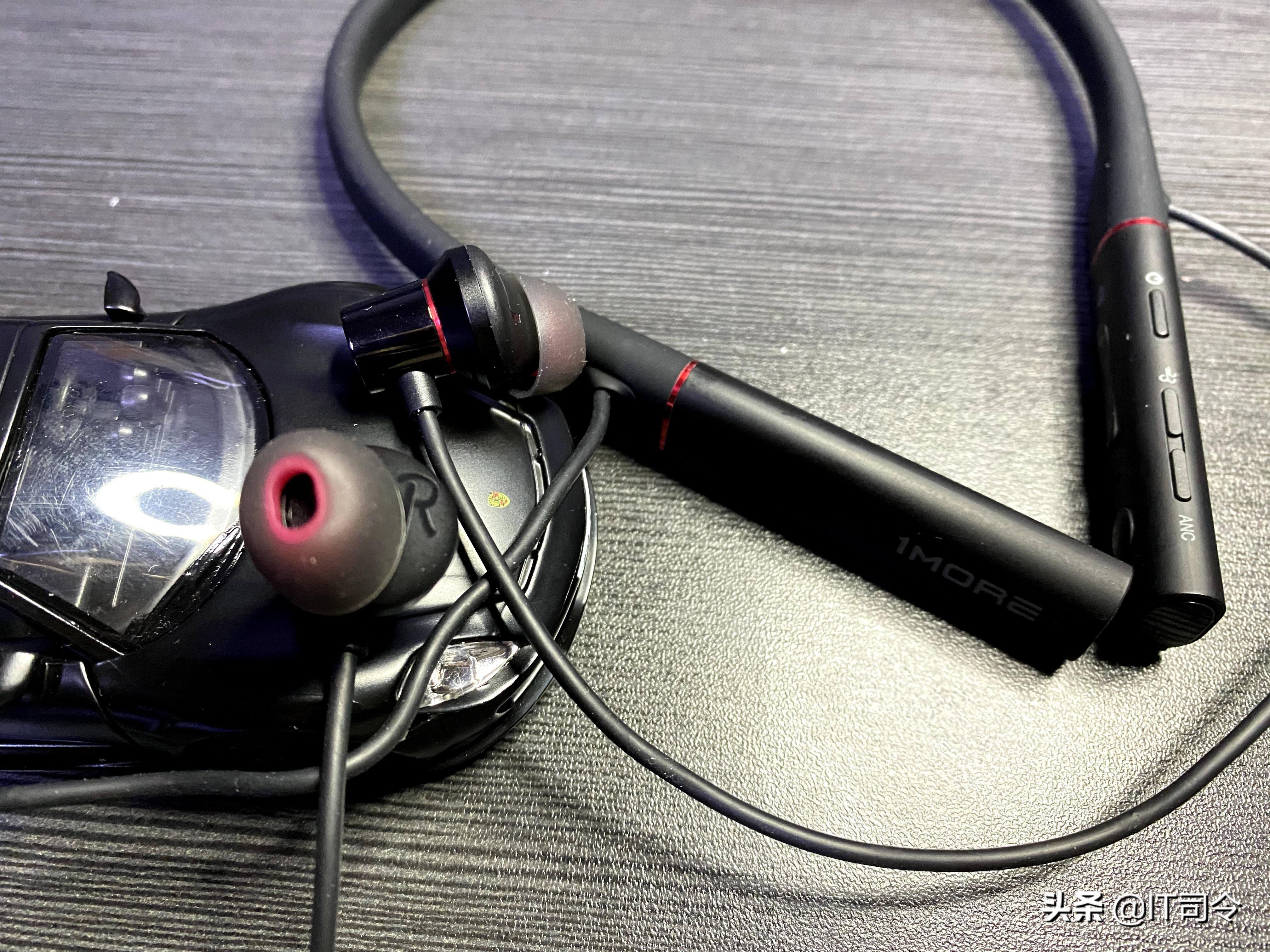 1more降噪双旗舰耳机怎么样,1more圈铁蓝牙降噪耳机